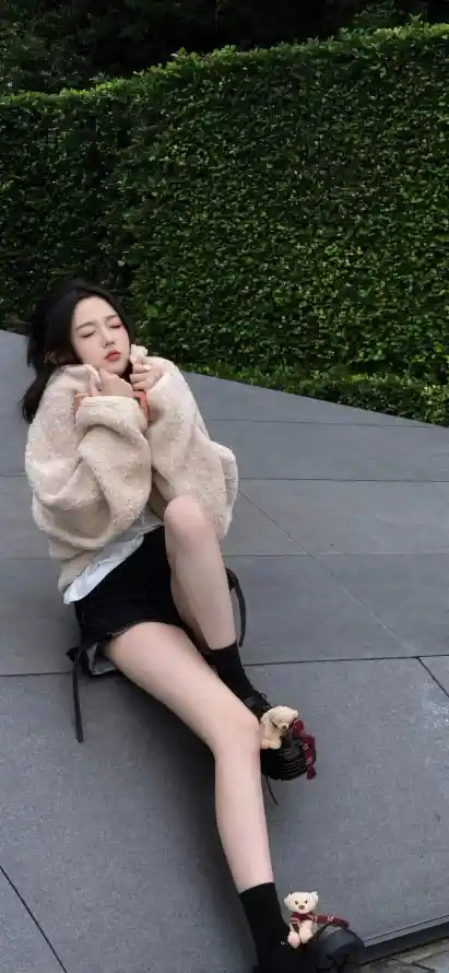 亚洲成人午夜在线的独处时光：重拾思考与成长的安静力量